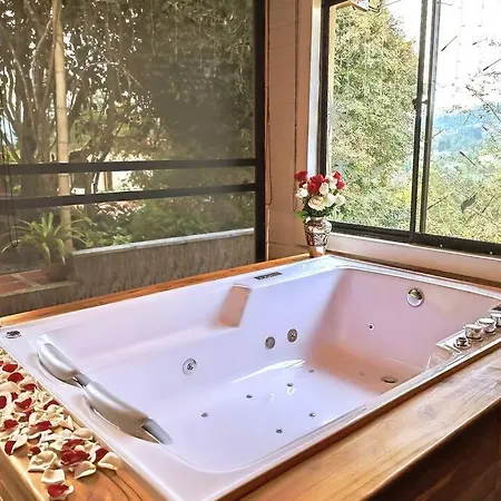 Chale De Montana Con Jacuzzi Guarne Exterior photo