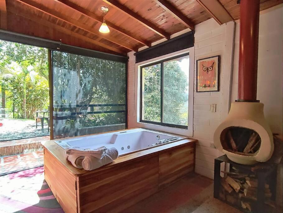 Chale De Montana Con Jacuzzi Chalet Guarne